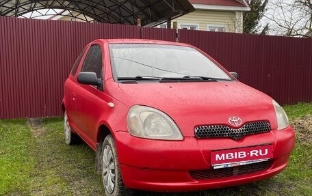Toyota Yaris I рестайлинг, 2002 год, 225 000 рублей, 1 фотография