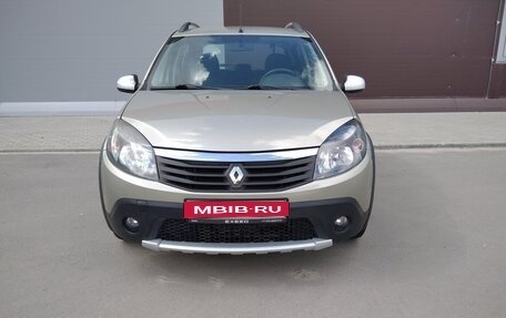 Renault Sandero I, 2013 год, 798 000 рублей, 1 фотография