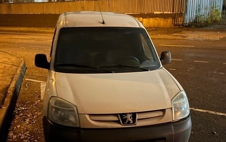 Peugeot Partner II рестайлинг 2, 2010 год, 180 000 рублей, 1 фотография