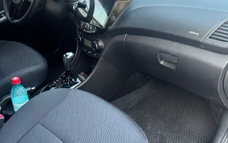 Hyundai Solaris II рестайлинг, 2011 год, 630 000 рублей, 7 фотография