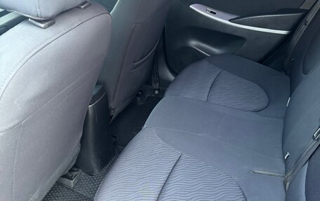 Hyundai Solaris II рестайлинг, 2011 год, 630 000 рублей, 13 фотография