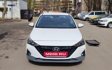 Hyundai Solaris II рестайлинг, 2022 год, 1 439 000 рублей, 8 фотография