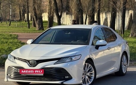 Toyota Camry, 2019 год, 2 900 000 рублей, 3 фотография