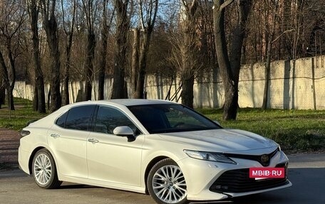 Toyota Camry, 2019 год, 2 900 000 рублей, 5 фотография