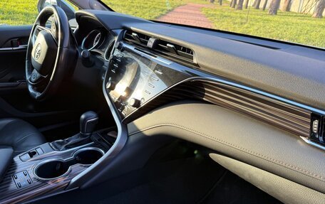 Toyota Camry, 2019 год, 2 900 000 рублей, 22 фотография