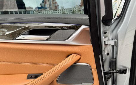 BMW 5 серия, 2018 год, 2 740 000 рублей, 15 фотография