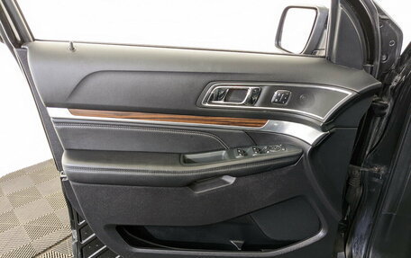 Ford Explorer VI, 2019 год, 3 500 000 рублей, 21 фотография