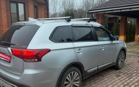 Mitsubishi Outlander III рестайлинг 3, 2019 год, 2 050 000 рублей, 4 фотография