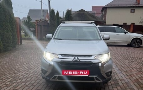 Mitsubishi Outlander III рестайлинг 3, 2019 год, 2 050 000 рублей, 5 фотография