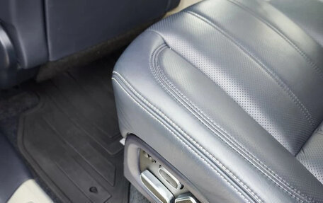 Land Rover Range Rover IV рестайлинг, 2015 год, 4 500 000 рублей, 17 фотография