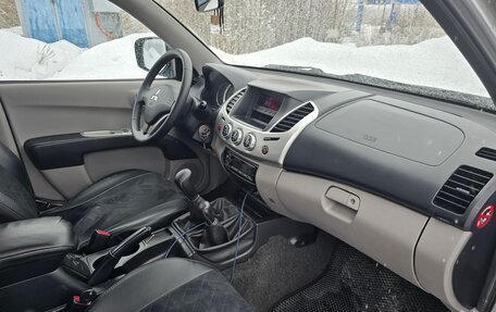 Mitsubishi L200 IV рестайлинг, 2010 год, 1 150 000 рублей, 10 фотография