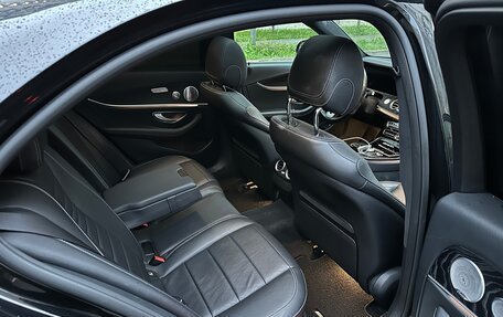 Mercedes-Benz E-Класс, 2019 год, 3 800 000 рублей, 9 фотография