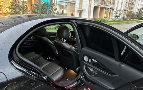 Mercedes-Benz E-Класс, 2019 год, 3 800 000 рублей, 8 фотография