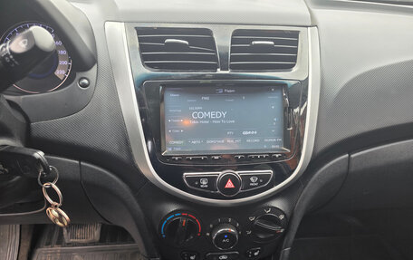 Hyundai Solaris II рестайлинг, 2012 год, 590 000 рублей, 8 фотография