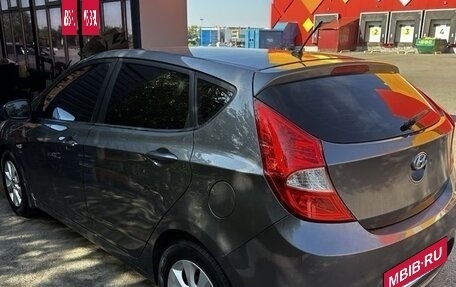 Hyundai Solaris II рестайлинг, 2012 год, 630 000 рублей, 2 фотография