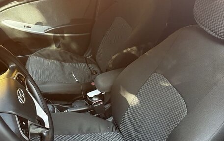 Hyundai Solaris II рестайлинг, 2012 год, 630 000 рублей, 4 фотография