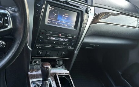 Toyota Camry, 2017 год, 2 300 000 рублей, 6 фотография