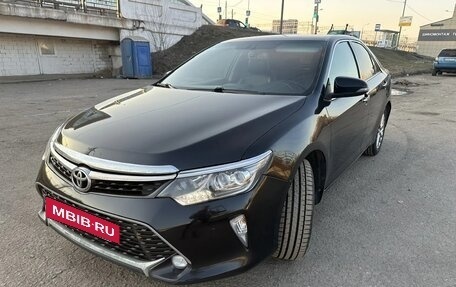 Toyota Camry, 2017 год, 2 300 000 рублей, 2 фотография