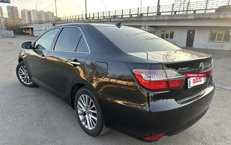 Toyota Camry, 2017 год, 2 300 000 рублей, 3 фотография