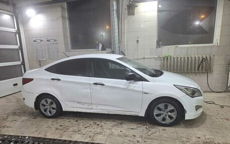 Hyundai Solaris II рестайлинг, 2015 год, 465 000 рублей, 4 фотография
