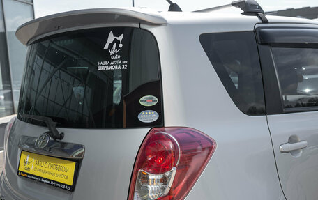 Toyota Ractis I, 2010 год, 775 000 рублей, 4 фотография