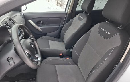 Renault Logan II, 2020 год, 1 090 000 рублей, 6 фотография