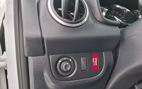 Renault Logan II, 2020 год, 1 090 000 рублей, 7 фотография