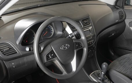 Hyundai Solaris II рестайлинг, 2016 год, 880 000 рублей, 5 фотография