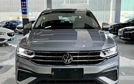 Volkswagen Tiguan II, 2023 год, 2 950 000 рублей, 2 фотография