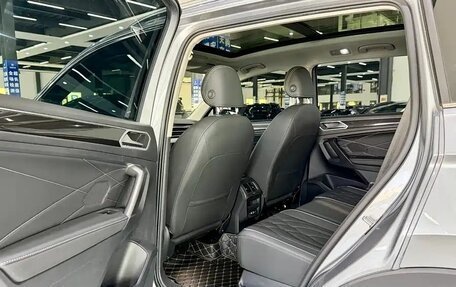 Volkswagen Tiguan II, 2023 год, 2 950 000 рублей, 12 фотография