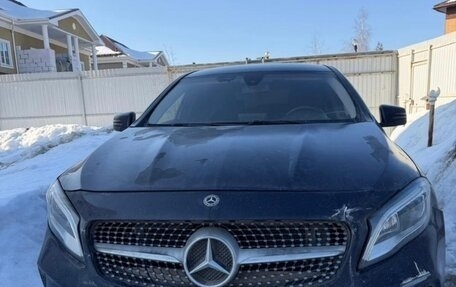 Mercedes-Benz GLA, 2018 год, 1 300 000 рублей, 3 фотография