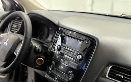 Mitsubishi Outlander III рестайлинг 3, 2018 год, 1 895 000 рублей, 9 фотография