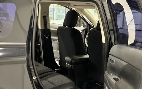 Mitsubishi Outlander III рестайлинг 3, 2018 год, 1 895 000 рублей, 18 фотография