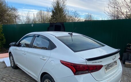 Hyundai Solaris II рестайлинг, 2018 год, 990 000 рублей, 2 фотография