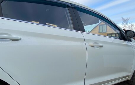 Hyundai Solaris II рестайлинг, 2018 год, 990 000 рублей, 7 фотография