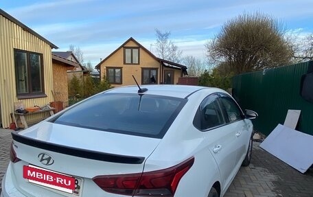 Hyundai Solaris II рестайлинг, 2018 год, 990 000 рублей, 3 фотография