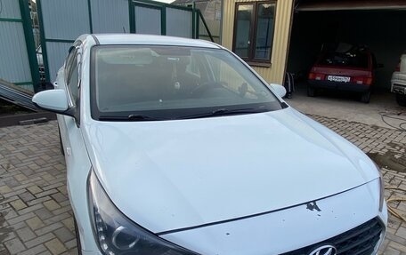 Hyundai Solaris II рестайлинг, 2018 год, 990 000 рублей, 6 фотография