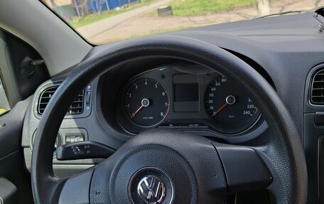 Volkswagen Polo VI (EU Market), 2012 год, 717 000 рублей, 11 фотография