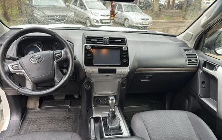Toyota Land Cruiser Prado 150 рестайлинг 2, 2018 год, 5 430 000 рублей, 6 фотография