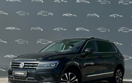 Volkswagen Tiguan II, 2018 год, 1 798 900 рублей, 1 фотография