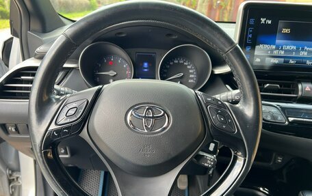 Toyota C-HR I рестайлинг, 2018 год, 2 350 000 рублей, 3 фотография