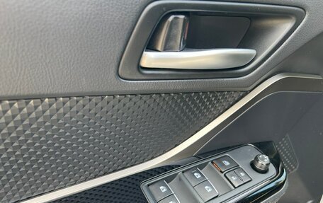 Toyota C-HR I рестайлинг, 2018 год, 2 350 000 рублей, 8 фотография