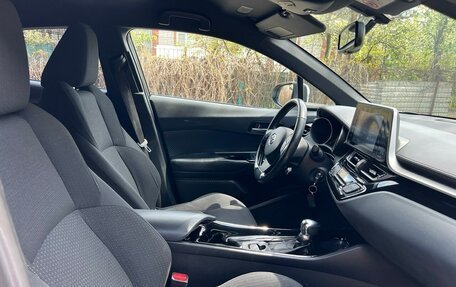 Toyota C-HR I рестайлинг, 2018 год, 2 350 000 рублей, 4 фотография