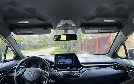 Toyota C-HR I рестайлинг, 2018 год, 2 350 000 рублей, 5 фотография