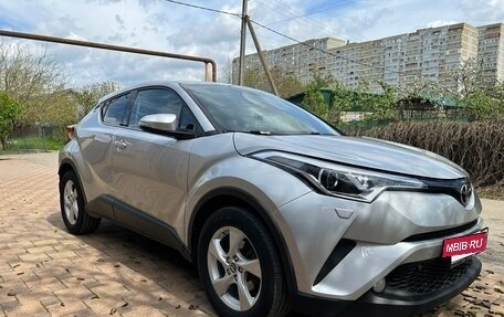 Toyota C-HR I рестайлинг, 2018 год, 2 350 000 рублей, 9 фотография