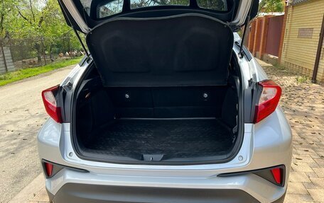 Toyota C-HR I рестайлинг, 2018 год, 2 350 000 рублей, 14 фотография