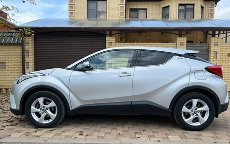 Toyota C-HR I рестайлинг, 2018 год, 2 350 000 рублей, 13 фотография