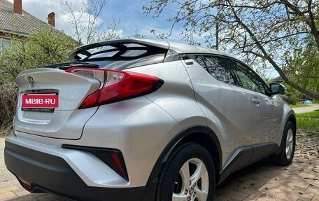 Toyota C-HR I рестайлинг, 2018 год, 2 350 000 рублей, 11 фотография