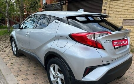 Toyota C-HR I рестайлинг, 2018 год, 2 350 000 рублей, 10 фотография