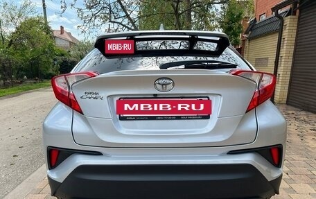 Toyota C-HR I рестайлинг, 2018 год, 2 350 000 рублей, 15 фотография